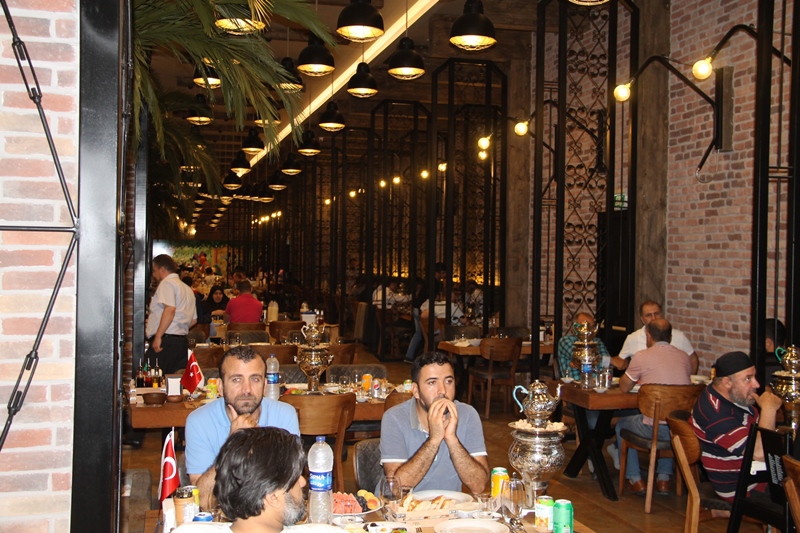 Yiğit Akü, bayi ve müşterilerini iftarda buluşturdu 6