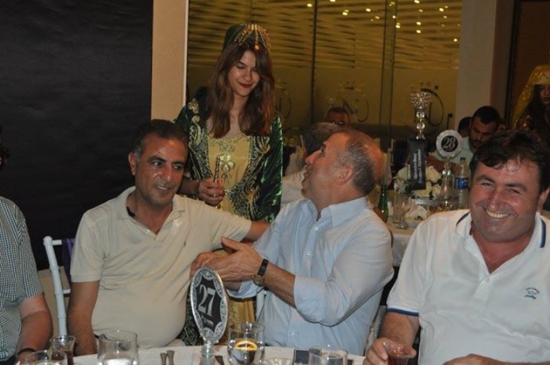 Koluman,Mersin'de müşterileriyle iftarda buluştu 6