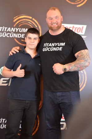 Game of Thrones’un “Dağ”ı “Castrol EDGE SUPERCAR”ı tanıttı! 8