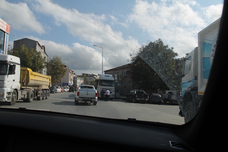 Boşuna trafik çilesi çektiğimizi kare kare kanıtladık 22