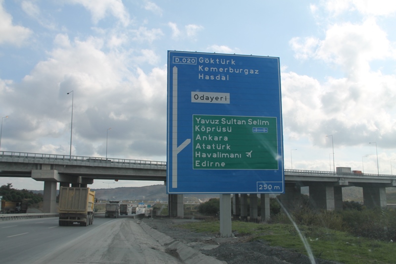 Boşuna trafik çilesi çektiğimizi kare kare kanıtladık 32