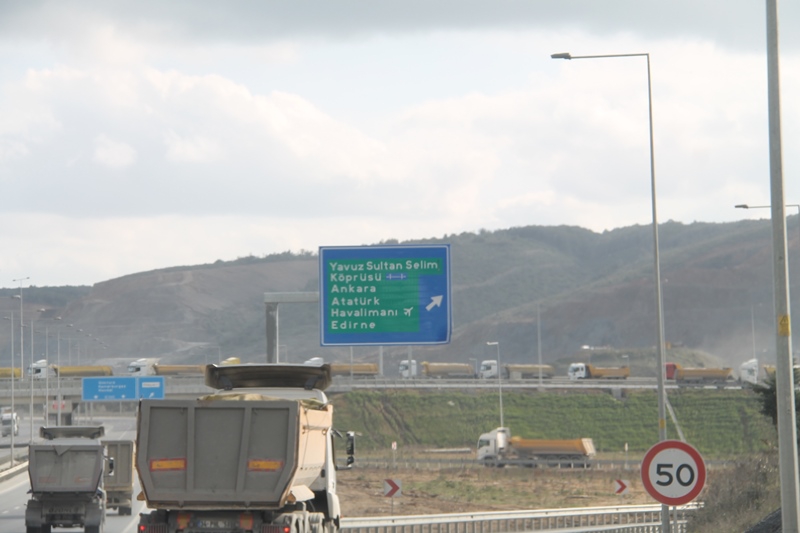 Boşuna trafik çilesi çektiğimizi kare kare kanıtladık 33