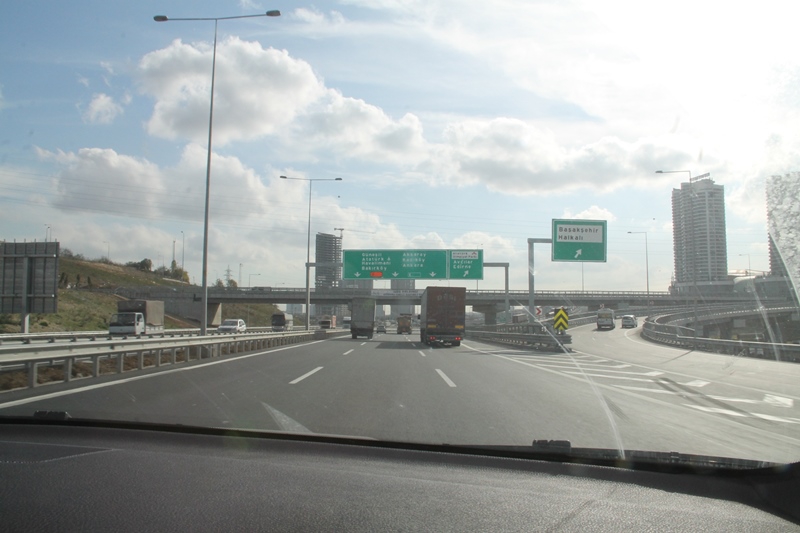 Boşuna trafik çilesi çektiğimizi kare kare kanıtladık 38