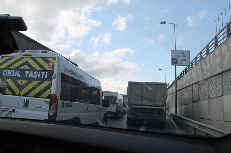 Boşuna trafik çilesi çektiğimizi kare kare kanıtladık 40