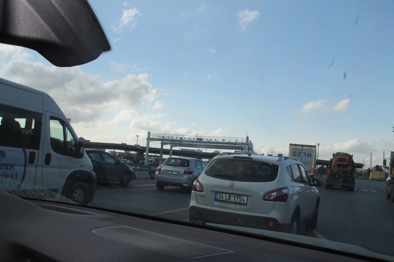Boşuna trafik çilesi çektiğimizi kare kare kanıtladık 43