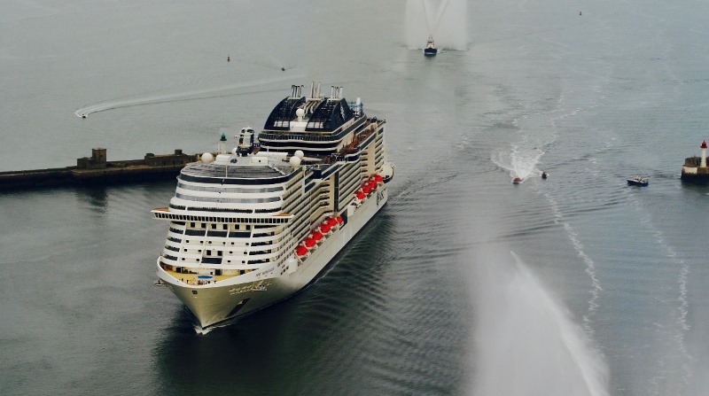 MSC, "Dünyanın 8. harikası"nı denize indirdi 15