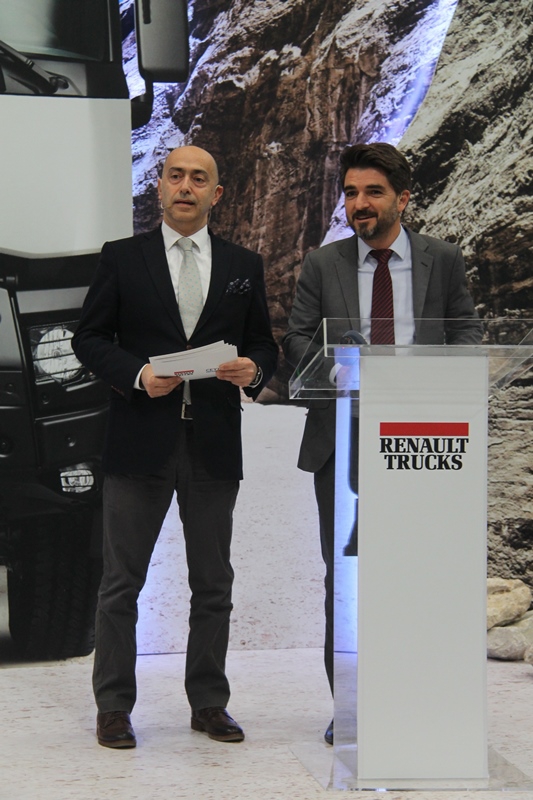 Ceyhan Otomotiv açılışı yaptı, 13 araç sattı 18