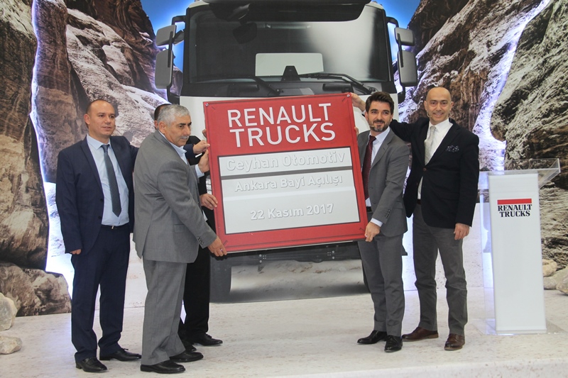 Ceyhan Otomotiv açılışı yaptı, 13 araç sattı 19