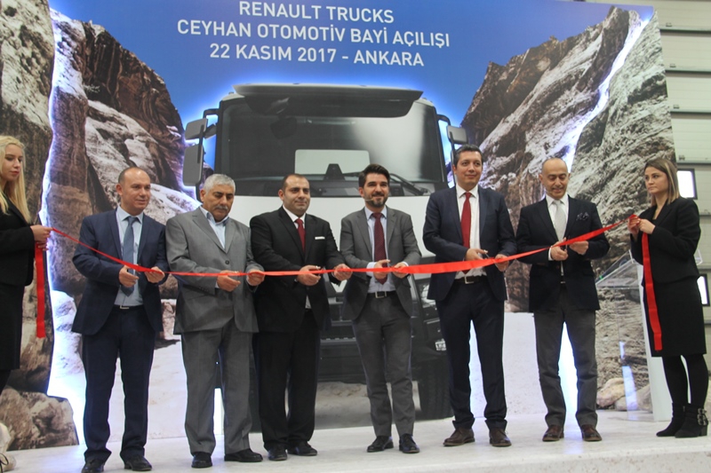 Ceyhan Otomotiv açılışı yaptı, 13 araç sattı 22