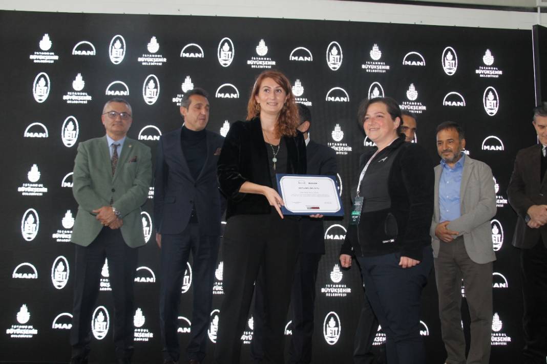 İETT'nin kadın sürücüleri, MAN'dan güvenli sürüş eğitimi aldı 12