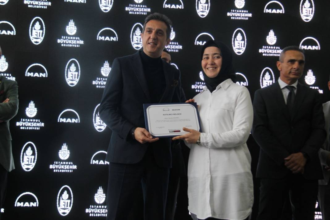 İETT'nin kadın sürücüleri, MAN'dan güvenli sürüş eğitimi aldı 22