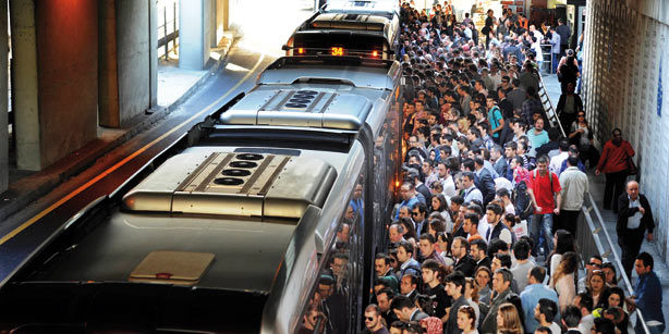 Metrobüste şarj dönemi