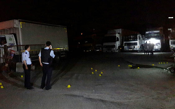 TIR garajına kurşun yağdırdılar