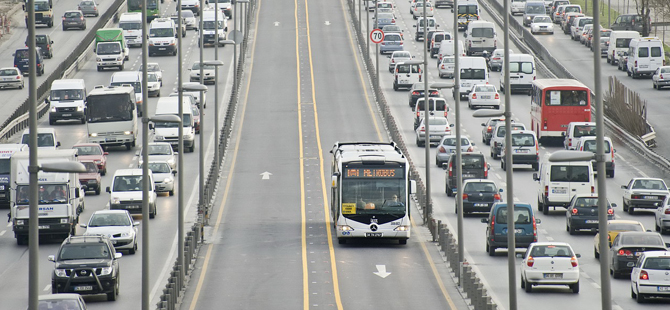 Metrobüs yoluna her yıl 66 milyon lira dökülüyor!