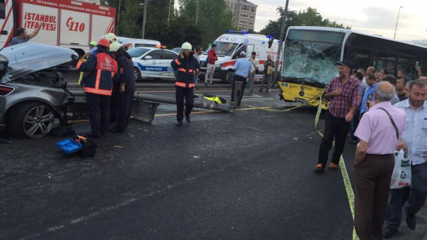 Yine metrobüs kazası, yine kuyruklar