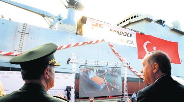 En büyük harp gemisi Bayraktar denizde
