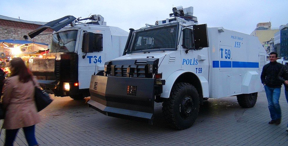 Katmerciler, TOMA ile karını katmerledi