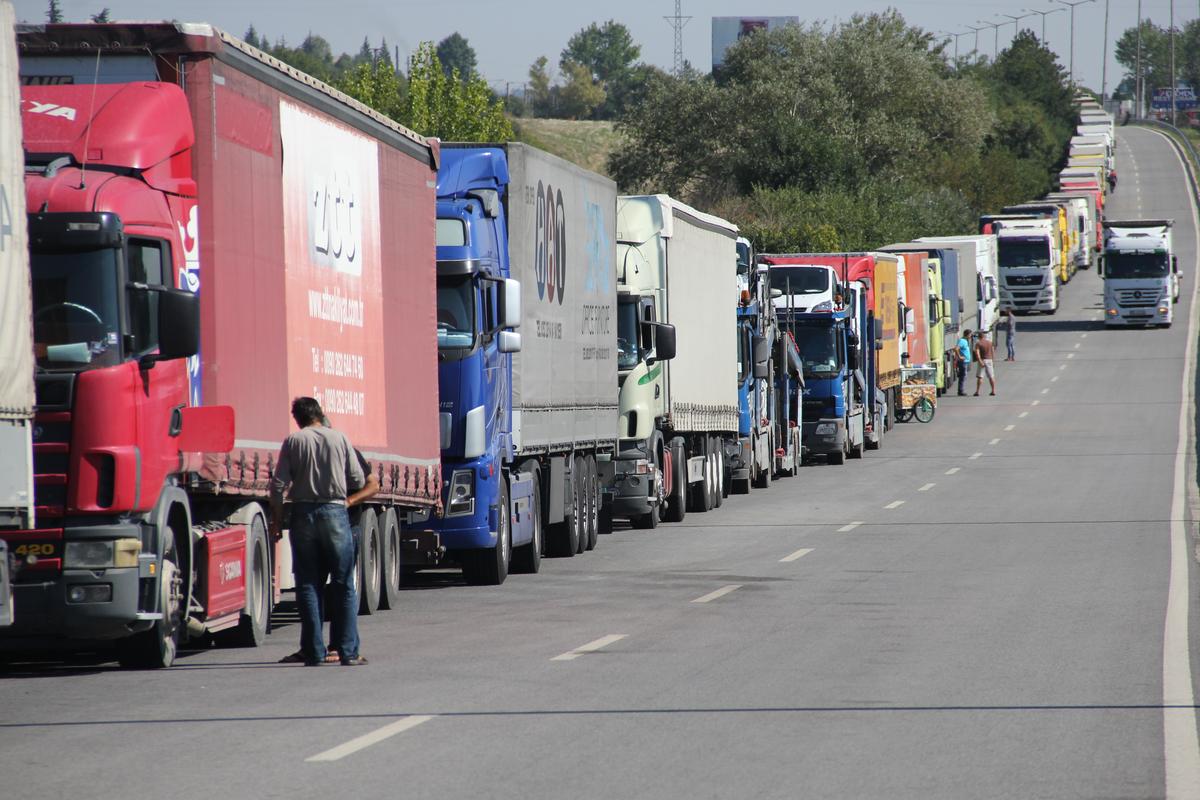 TIR’lar girmesin ama tedarik zinciri de kopmasın