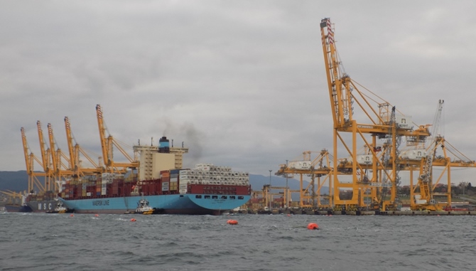 Moody's, Maersk'ün notunu düşürdü