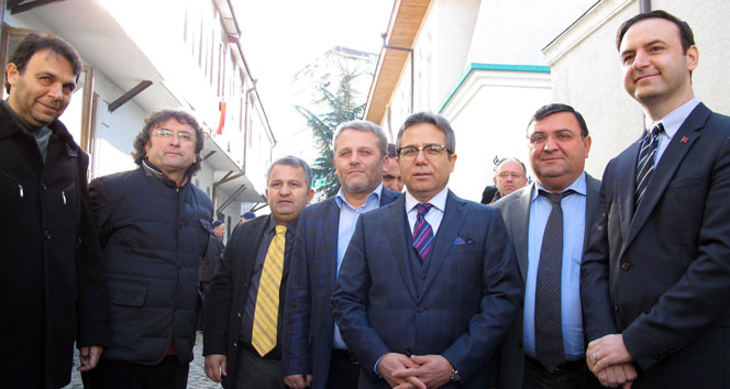 Sarp Sınır Kapısı'nda 40 TIR'a izin çıkmadı