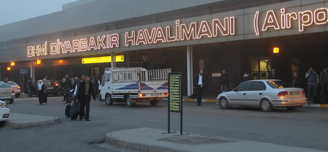 PKK'lı teröristler yolcu uçağına ateş etti!