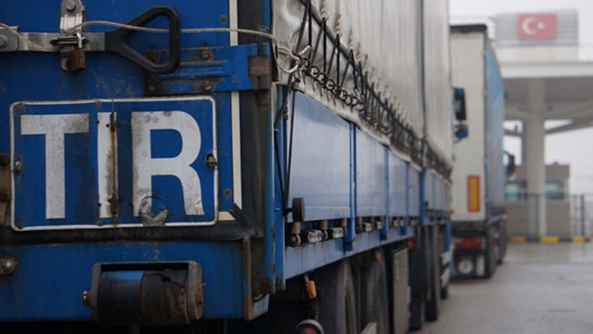 Sonunda Gürbulak'tan Irak'a 390 TIR geçti