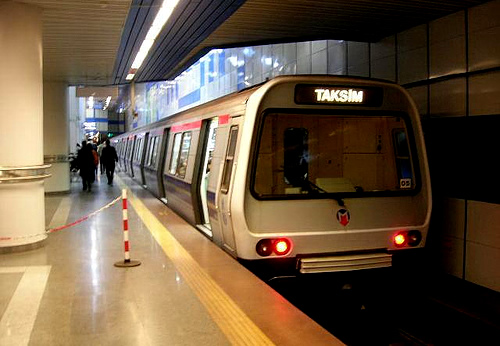 Metroda Osmanbey-Taksim iptal