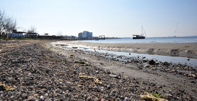 Boğaz'da deniz suyu 15 metre çekildi
