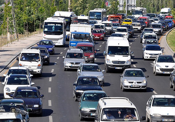 Trafikteki araç sayısı 17 milyona yaklaştı
