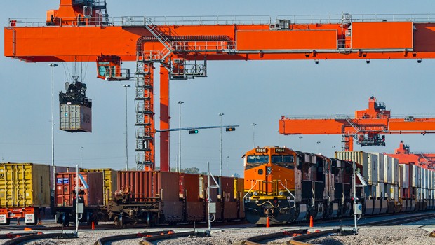 Safiport, limana demiryolunu da ekledi