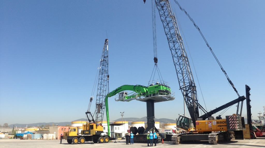 Safiport Derince'nin Sennebogen'i geldi