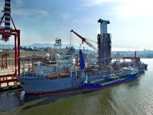 Türkiye’nin en büyük deniz motorini ikmali