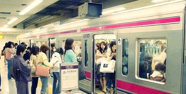 Gökçek'ten kadınlara ayrı vagon anketi