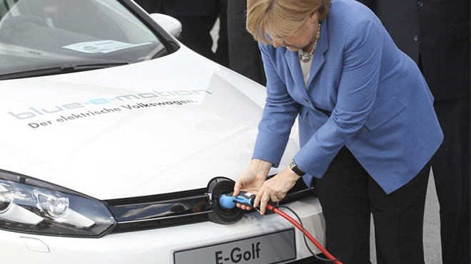 O ülke de benzinli otoları yasaklıyor