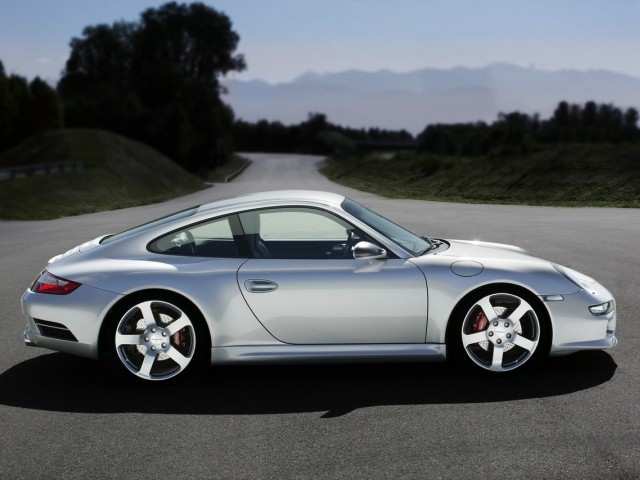 Porsche tam gaz rekora koşuyor