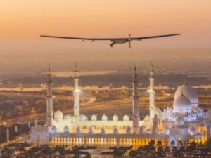 Yakıtsız dünya turu yapan Solar Impulse devrim yaptı