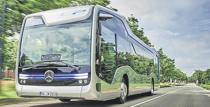 Mercedes'in sürücüsüz otobüsü yola çıktı