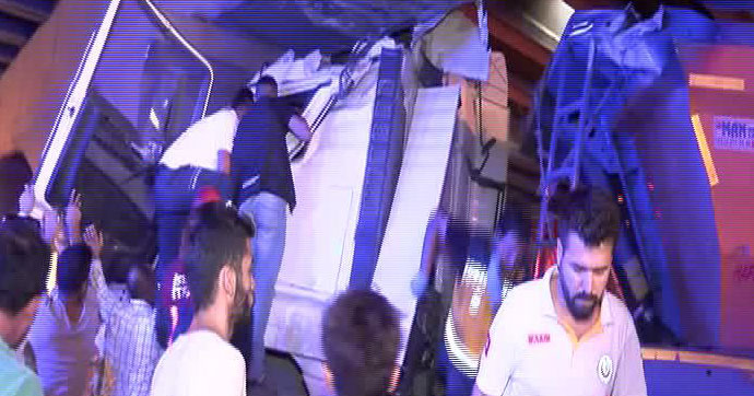 Harfiyat kamyonundan feci kaza: 3 yaralı
