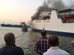 Med Star Ro-Pax gemisi cayır cayır yandı