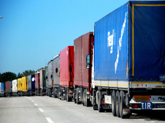 Kapıkule'de 6 kilometre tır kuyruğu