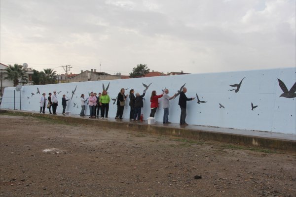 Burhaniye’deki İskele Yat Limanı boyanıyor