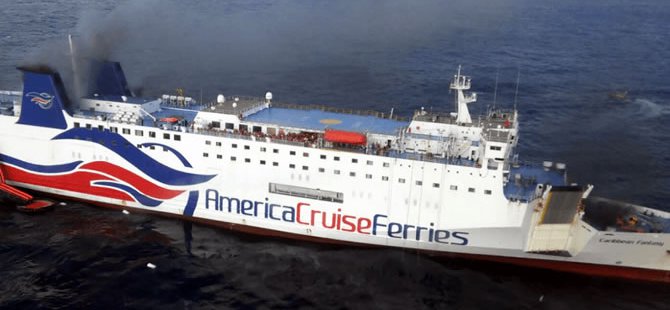 511 yolcusu bulunan gemide büyük yangın