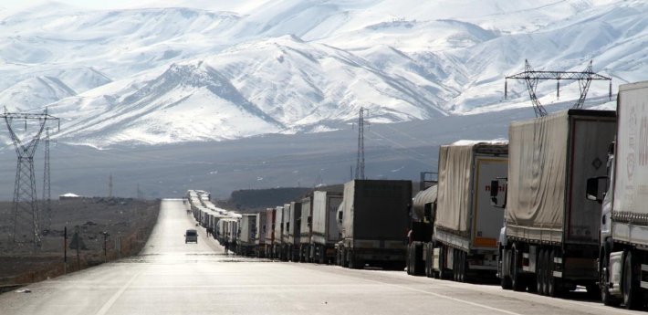 Gürbulak kapısında 15 kilometrelik kuyruk oluştu