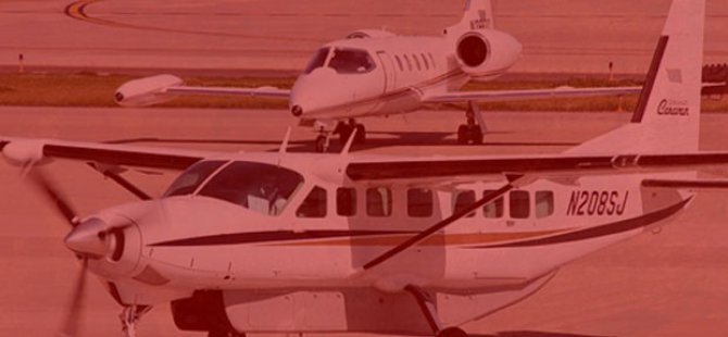 Uçaklar havada çarpıştı! Ölüler var!