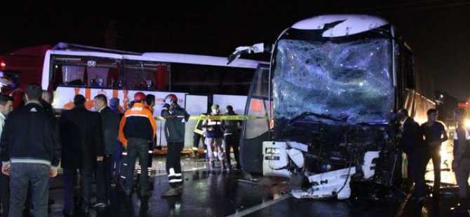 Facia gibi kaza... Yolcu otobüsleri birbirine girdi