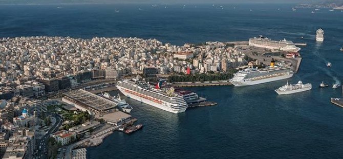 Yunan limanlarındaki grev hayatı felç etti