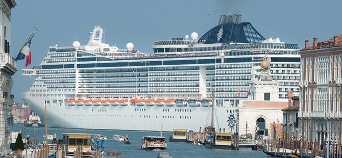 Cruise gemilerine büyük protesto!