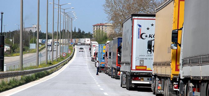 Türk TIR'ları yolda kaldı!