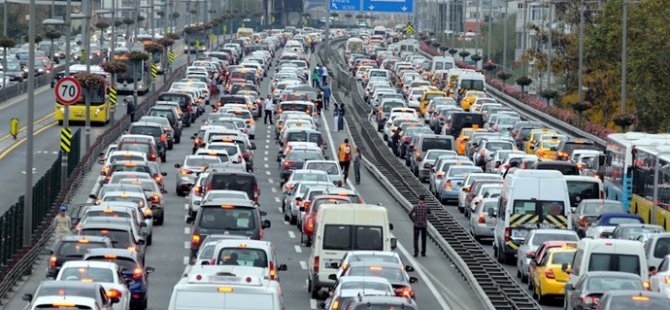 Trafikte olanlara kötü haber: 100 bin araç geliyor