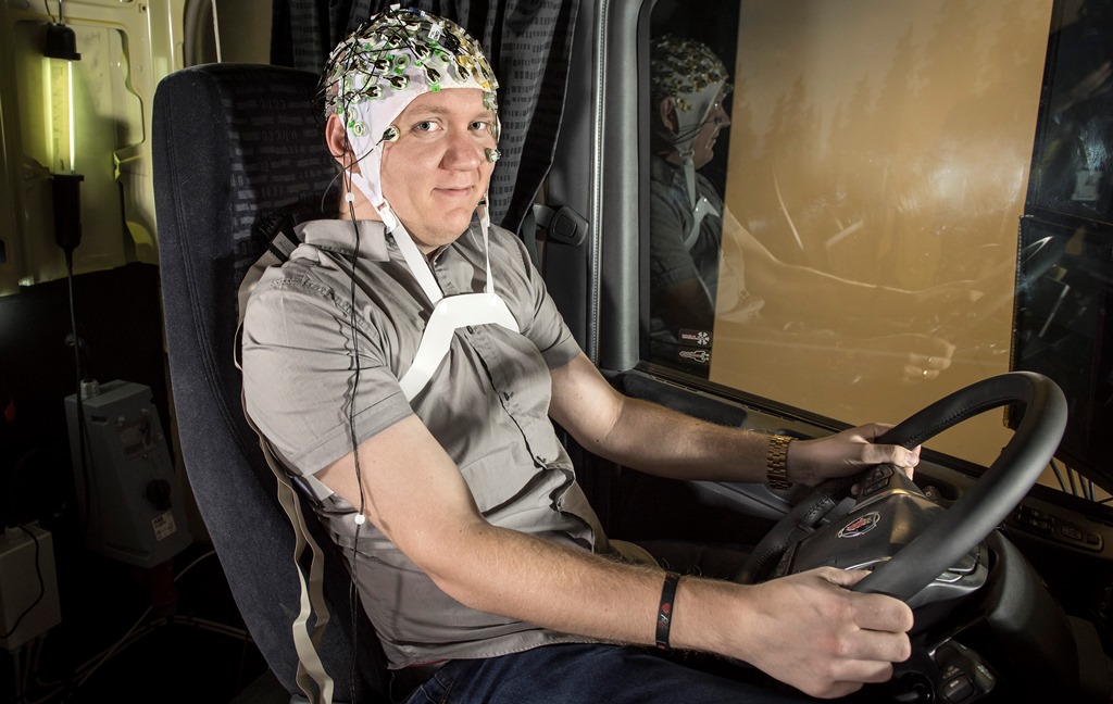 Scania'dan beyin dalgaları yoluyla güvenli sürüş